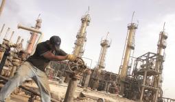 أوقف المحتجون حاويات النفط في مصفاة الناصرية