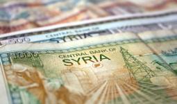 تواصل الليرة السورية تدهورها بشكل متسارع