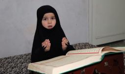 الطفلة السورية اللاجئة اتمت حفظ القرآن كاملاً وتتمنى الإلتحاق بالمدارس التركية