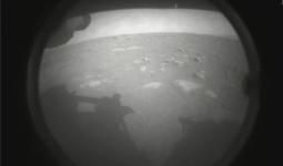 أول صورة تم التقاطها من قبل المركبة في المريخ