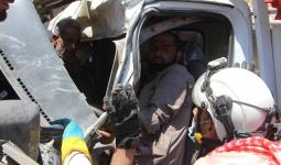 الدفاع المدني يسعف جرحى حادث سير في إدلب