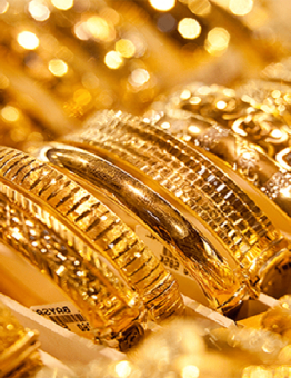 الذهب يتراجع والمستثمرون يترقبون محادثات تجارية