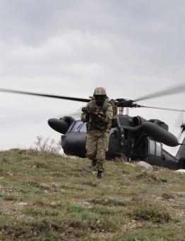 قوات تركية خلال إحدى العمليات ضد الإرهابيين