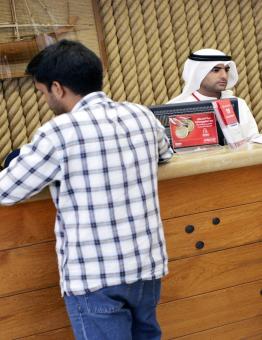 الشركات في الكويت تطلب عمالة وافدة من السلطات