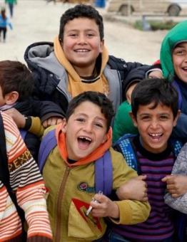 أطفال في مخميات إدلب