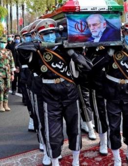 جانب من جنازة العالم النووي الإيراني محسن زاده