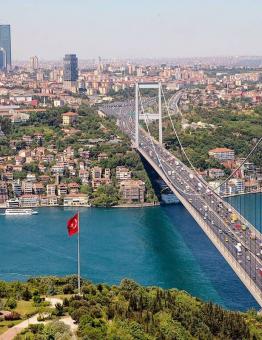 ملايين السياح يدخلون إسطنبول بشكل دوري