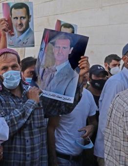 سوريون ينتخبون الأسد في لبنان