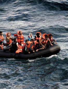 غرق لاجئين سوريين في البحر المتوسط