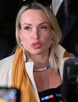 الصحفية الروسية مارينا أوفسيانيكوفا