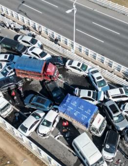 تصادم سيارات في الصين