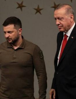 أردوغان وزيلينسكي خلال اجتماعهما في إسطنبول