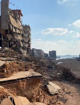 من آثار الدمار في مدينة درنة شمال شرق ليبيا