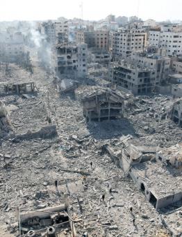 آثار الغارات الإسرائيلية على غزة