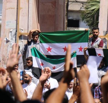 مظاهرات شعبية للتنديد بقصف نظام الأسد لإدلب