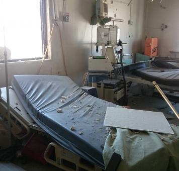 تعرضت العديد من المستشفيات في سوريا إلى قصف من نظام الأسد وحلفائه من الروس والإيرانيين