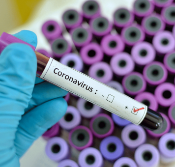 منذ فترة تسري فرضية أن فيروس كورونا المستجد ناجم عن تلاعبات جينية