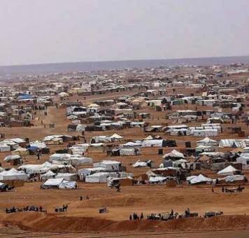 مخيم الركبان الواقع في المنطقة الحدودية مع الأردن من الجهة السورية