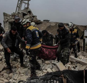 آثار قصف عنيف من قبل طائرات الأسد وروسيا في إدلب
