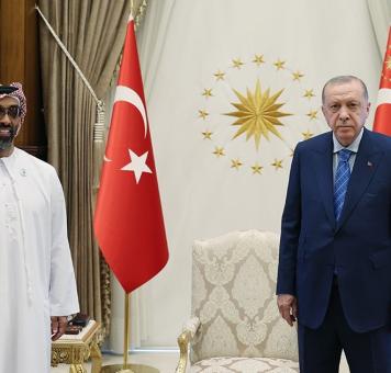 الرئيس التركي مع مستشار الأمن الوطني الإماراتي 18 8 2021