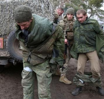 القوات الأوكرانية تعتقل عناصر من المقاتلين الانفصاليين في لوغانسك