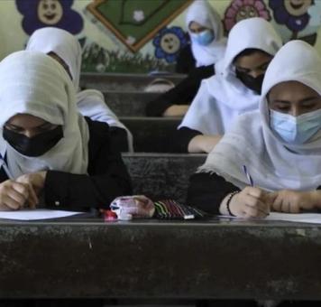 طالبان تحظر تعليم النساء في أفغانستان