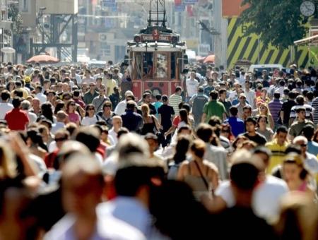 ازداد عدد سكان تركيا مليوناً و151 ألف و115 شخصاً