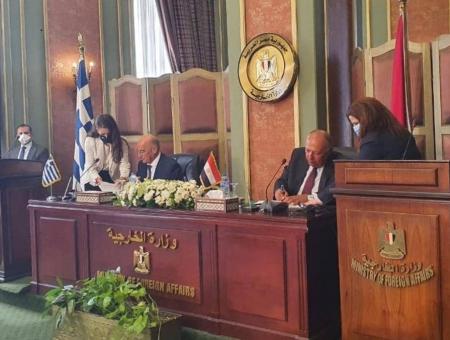جانب من توقيع الاتفاقية بين مصر واليونان في القاهرة