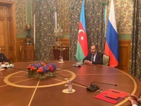 وزراء الخارجية الأرمينية والروسية والأذربيجانية