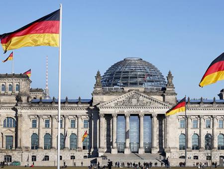 موظفة ألمانية أمام القضاء بسبب تقاضيها رشوة من اللاجئين السوريين