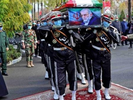 جانب من جنازة العالم النووي الإيراني محسن زاده