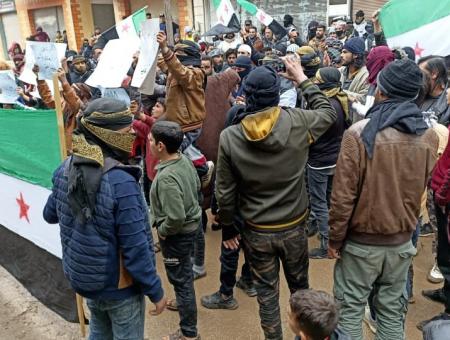 مظاهرة مناهضة للأسد بذكرى الثورة السورية في درعا