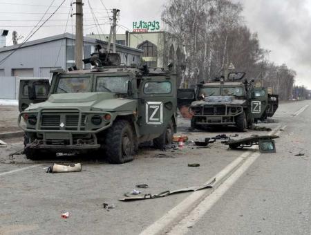 عربات روسية مدمرة في أوكرانيا