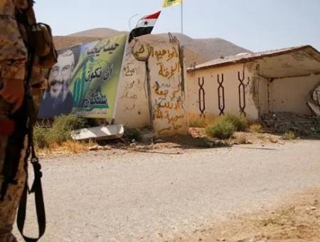 ميليشيات الأسد قرب الحدود اللبنانية