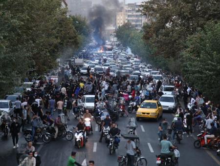أكثر من 36 قتيلاً باحتجاجات إيران