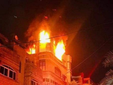 حريق داخل مبنى في غزة