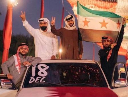 علم الثورة السورية يرفرف في قطر