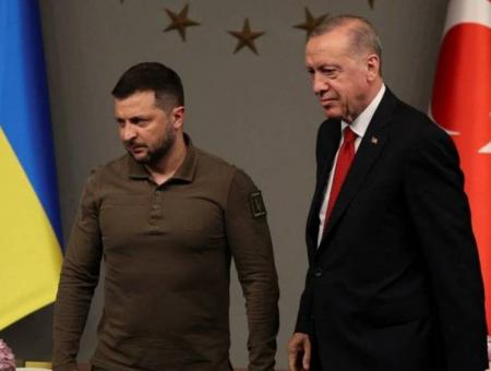 أردوغان وزيلينسكي خلال اجتماعهما في إسطنبول
