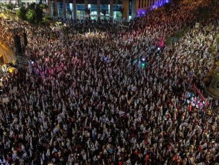 آلاف الإسرائيليين يتظاهرون ضد التعديلات القضائية