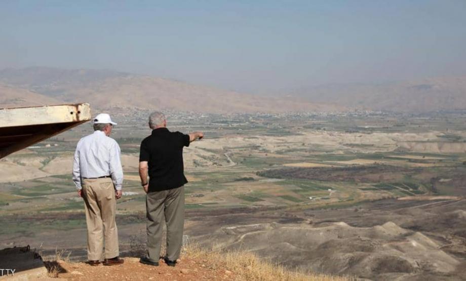 رئيس الوزراء الإسرائيلي بنيامين نتنياهو خلال اطلاعه على مناطق غور الأردن