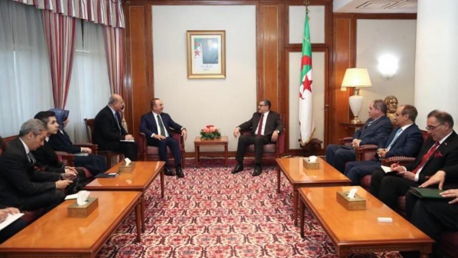 لقاء جمع رئيس الوزراء الجزائري بوزير الخارجية التركي