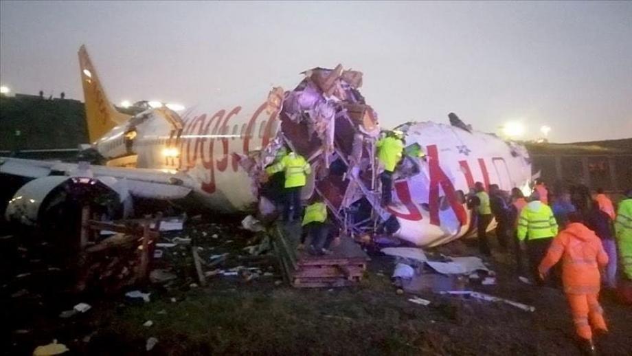 صورة للطائرة عقب هبوطها وتعرضها للتحطم في مطار صبيحة