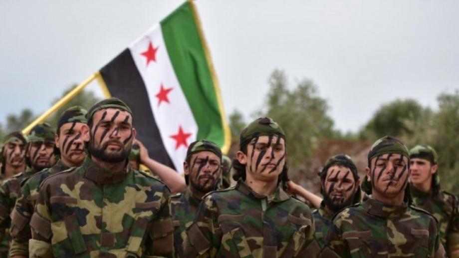 مجموعة مقاتلين من الجيش الوطني السوري