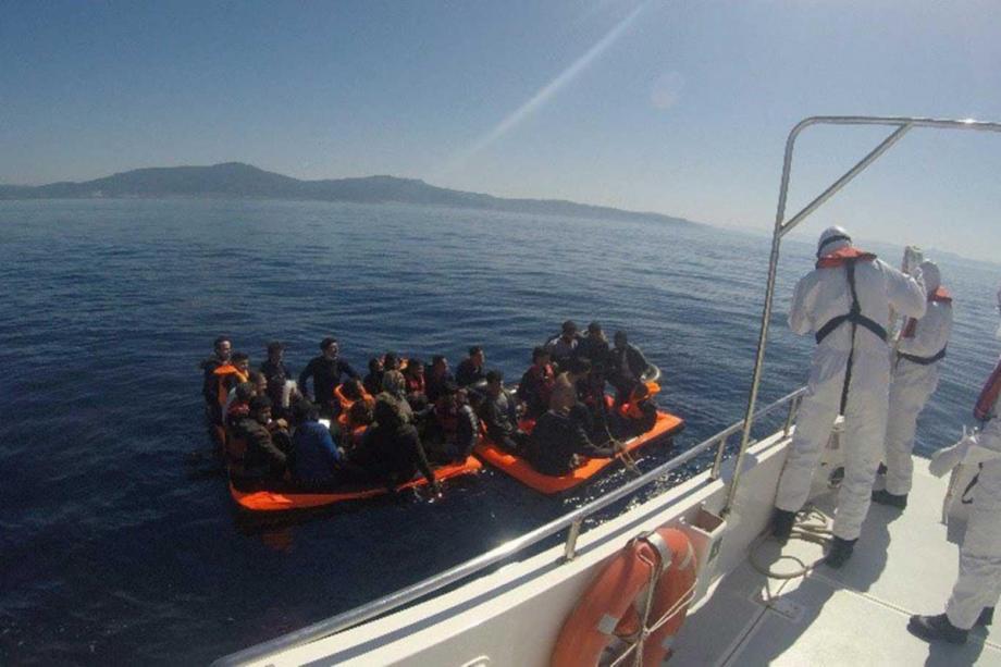 عملية إنقاذ تركية لمهاجرين هاجمتهم القوات اليونانية