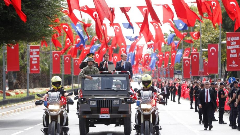 صورة أرشيفية من احتفالات يوم النصر في تركيا سابقااً