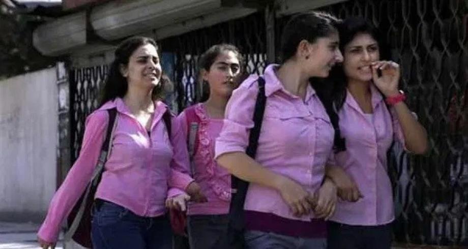 طالبات الثانوية بمناطق نظام الأسد