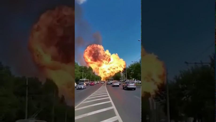 لحظة انفجار محطة الوقود في ورسيا