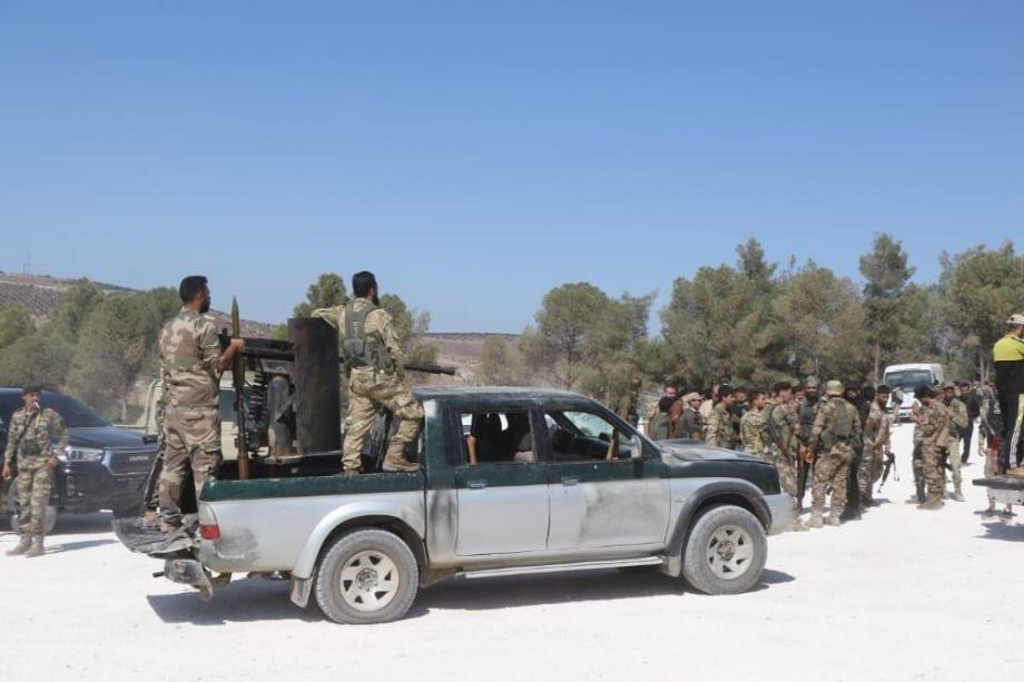 تعزيزات من الجيش الوطني أثناء انطلاقها إلى جبهات إدلب