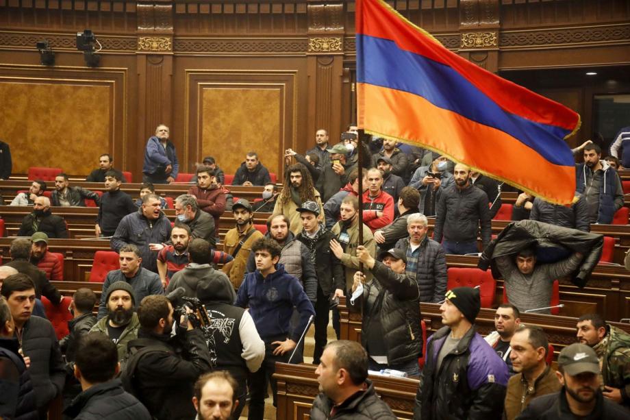 استمرار الاحتجاجات في أرمينيا رفضا لاتفاق السلام مع أذربيجان