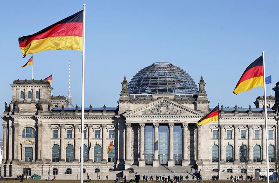موظفة ألمانية أمام القضاء بسبب تقاضيها رشوة من اللاجئين السوريين